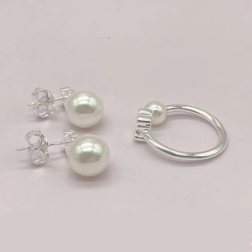 TOUS Gold Bear on Round White Pearl Studs Scoops Earrings - Picture 7 of 16